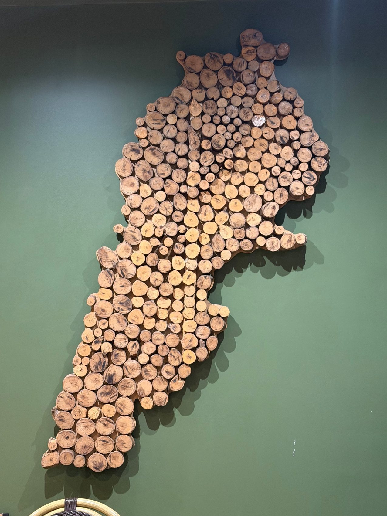 La carte du Liban en bois réalisée par le propriétaire